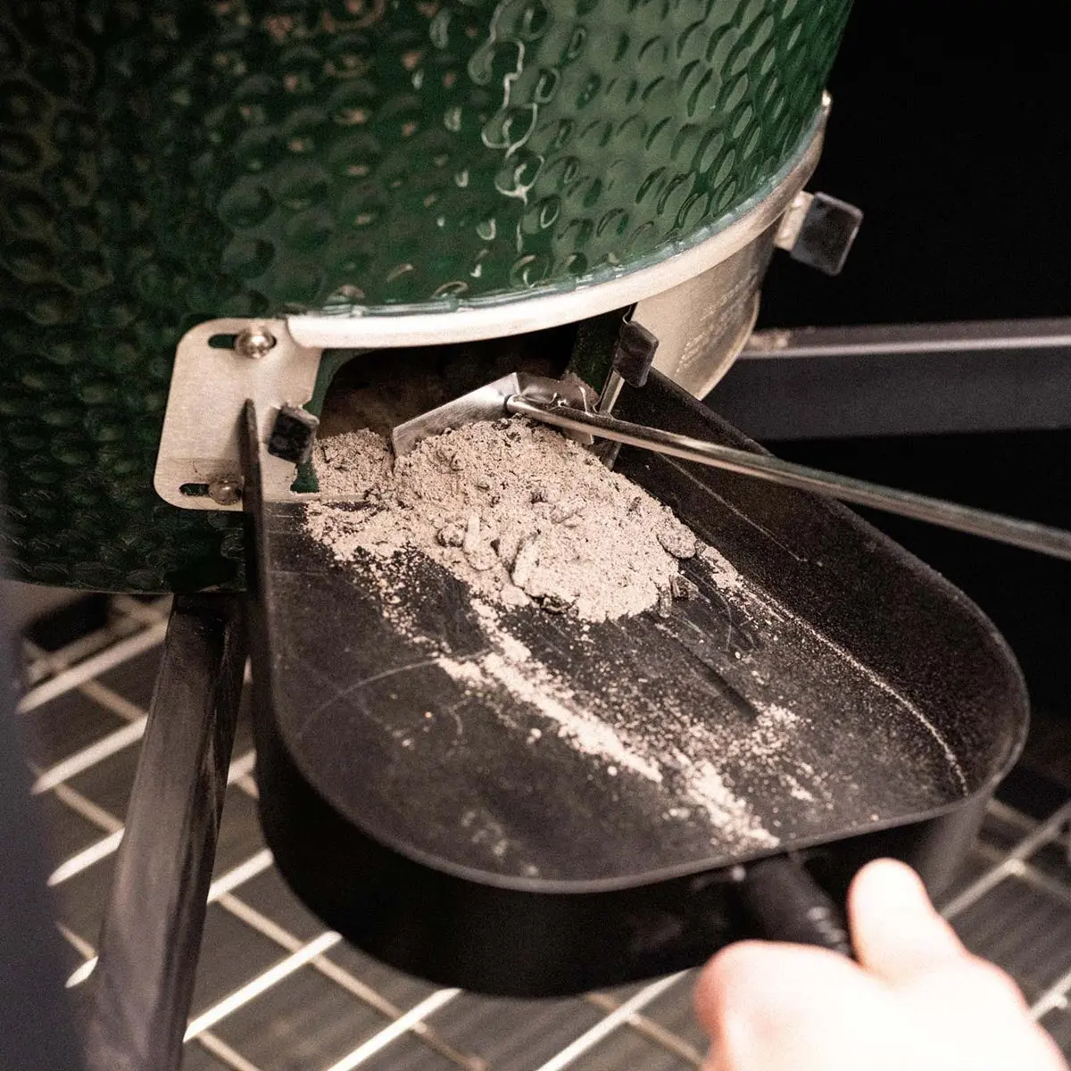 Big Green Egg Ash Removal Pan 1