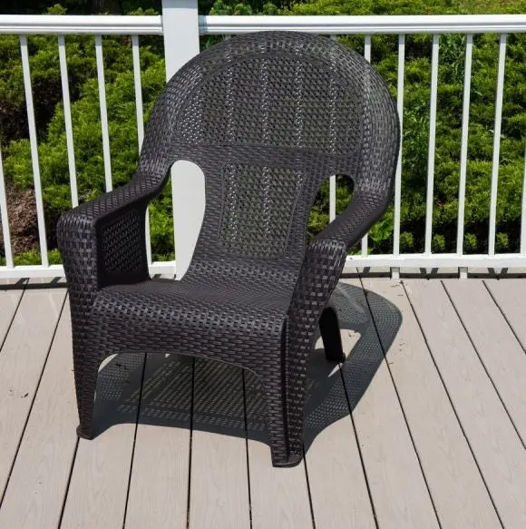 Woven Patio Lounge Chairs 1