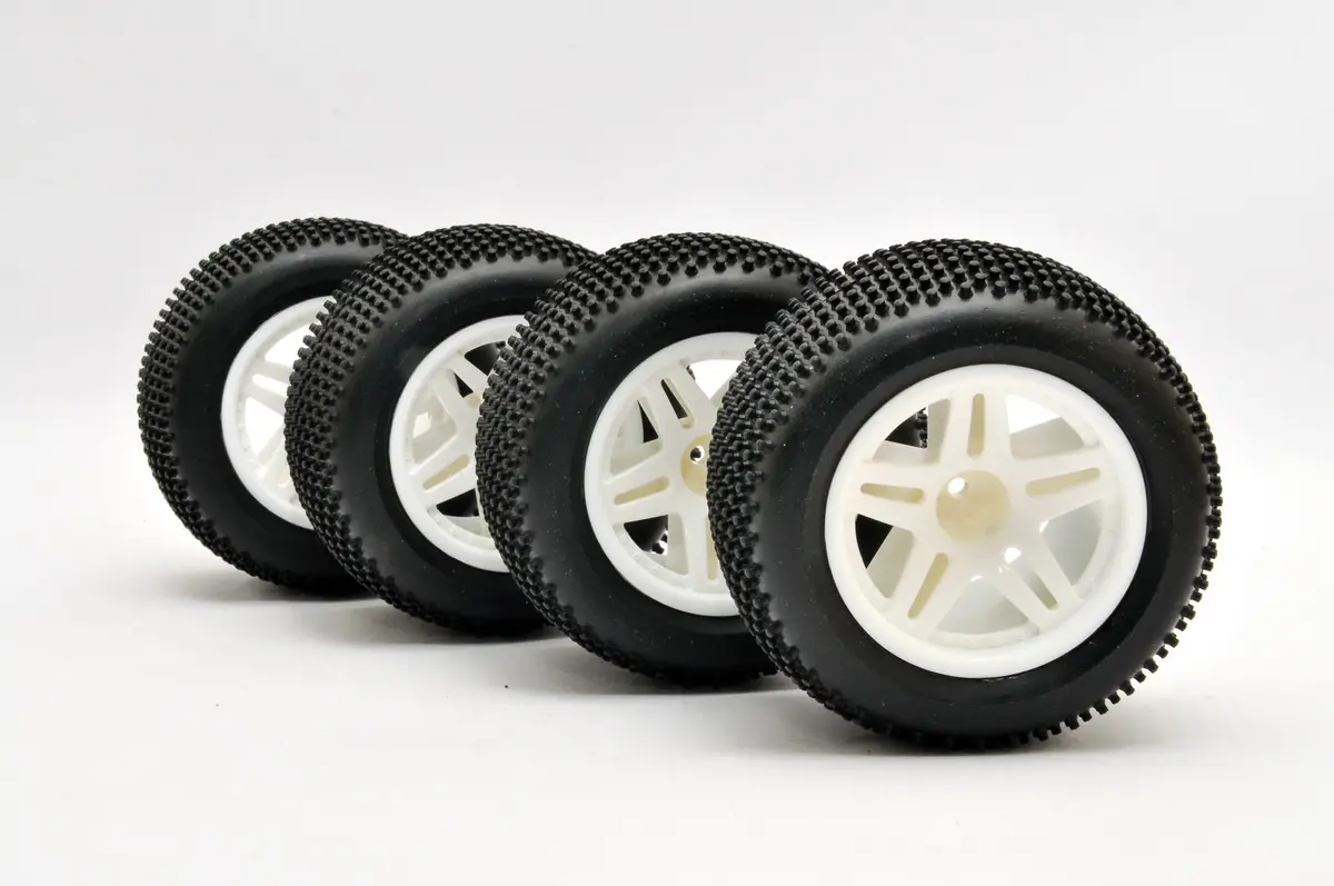 [11105] 1/10 Tt Truck Tires Mounted Wheel, 4 Pcs 1