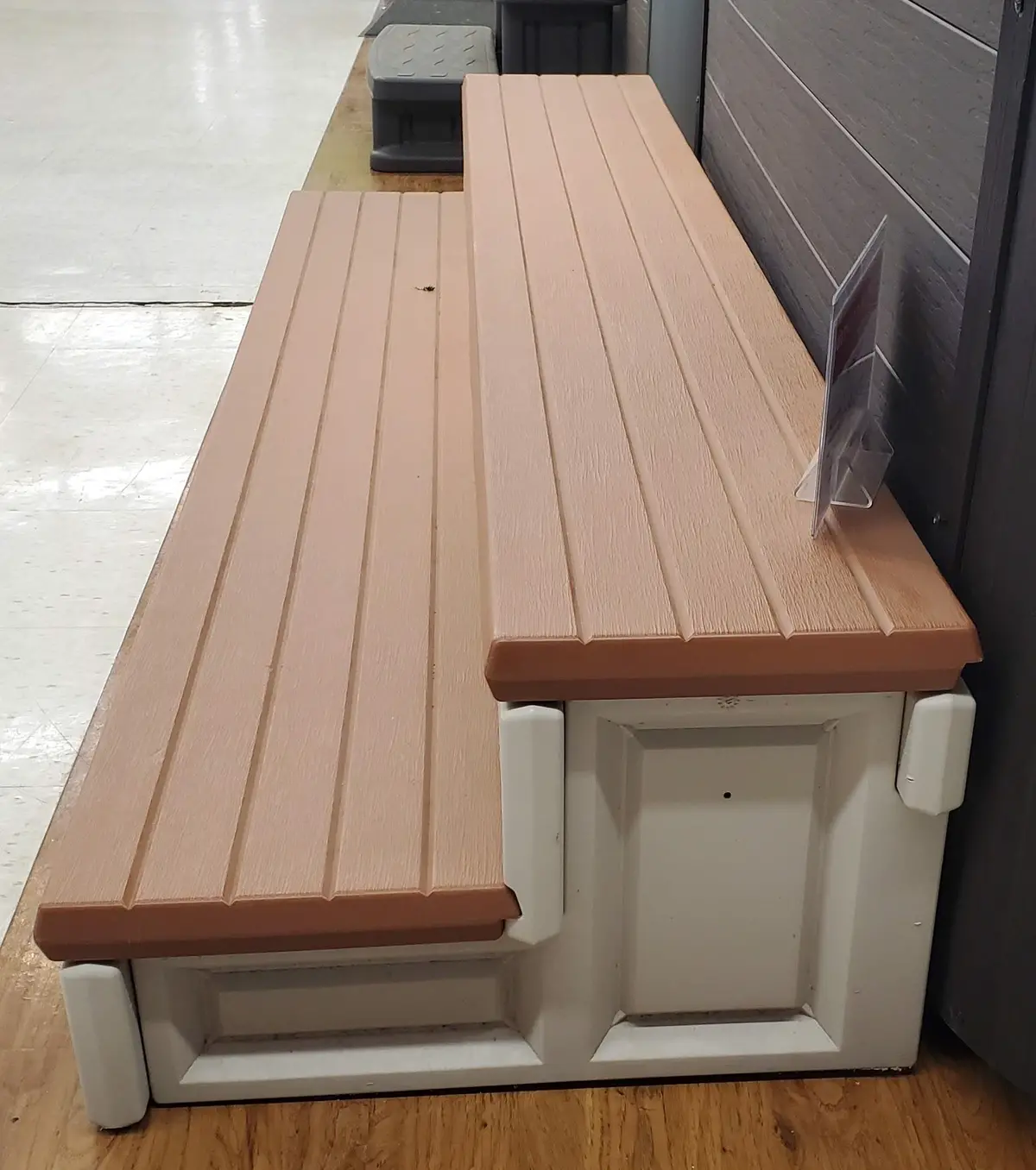 Outlet 73" Spa Steps 1