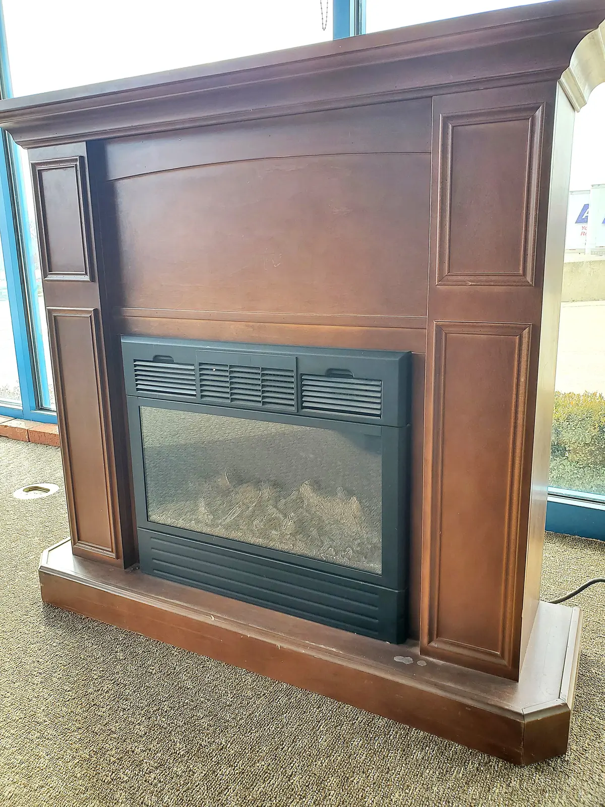 Outlet Josef Pennsylvania Dutch Haus Electric Fireplace 1