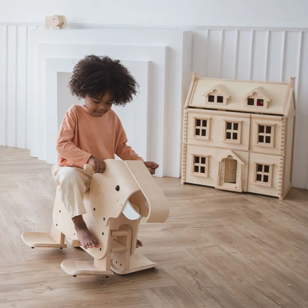 Plantoys Usa Walking Elephant 2