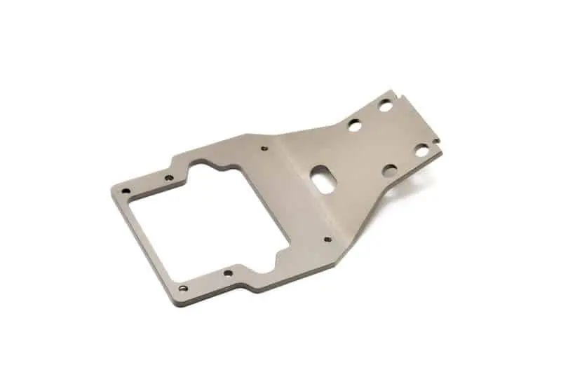 40067 Alum Chassis Front Plate 1