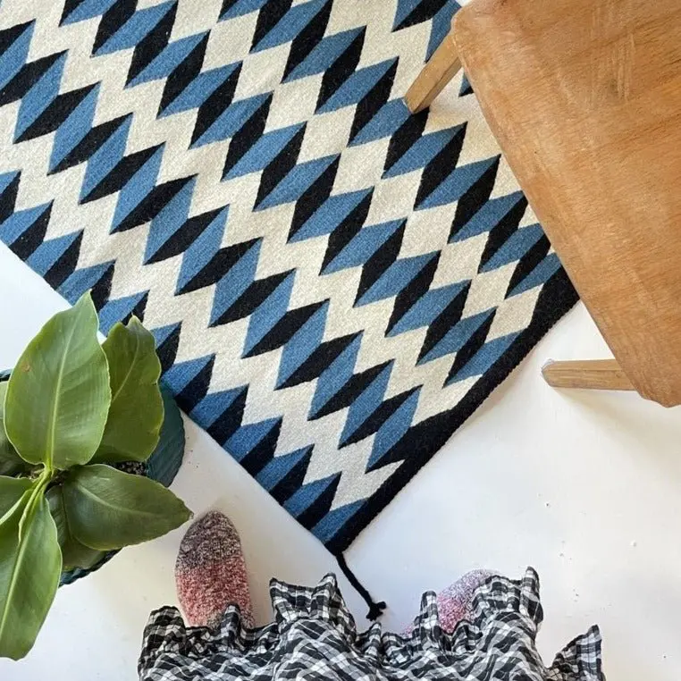 Archive New York Teo Rug In Blue/Black 1