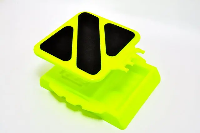 84126Y Car Stand, Yellow 1