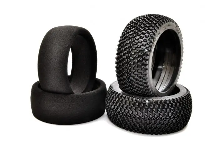 89154  L-Pattern Tire + Foam Insert (Black) 2Pcs 1