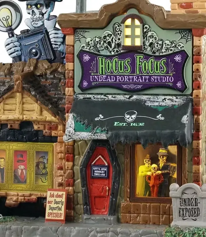Lemax Spooky Town Hocus Focus Undead Portrait Studio #55304 2