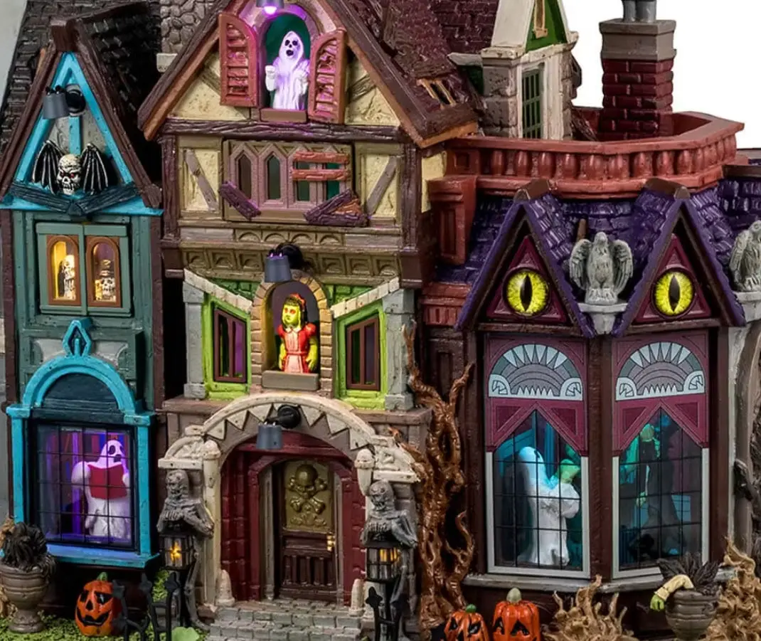 Lemax Spooky Town Madness Manor #45205 2
