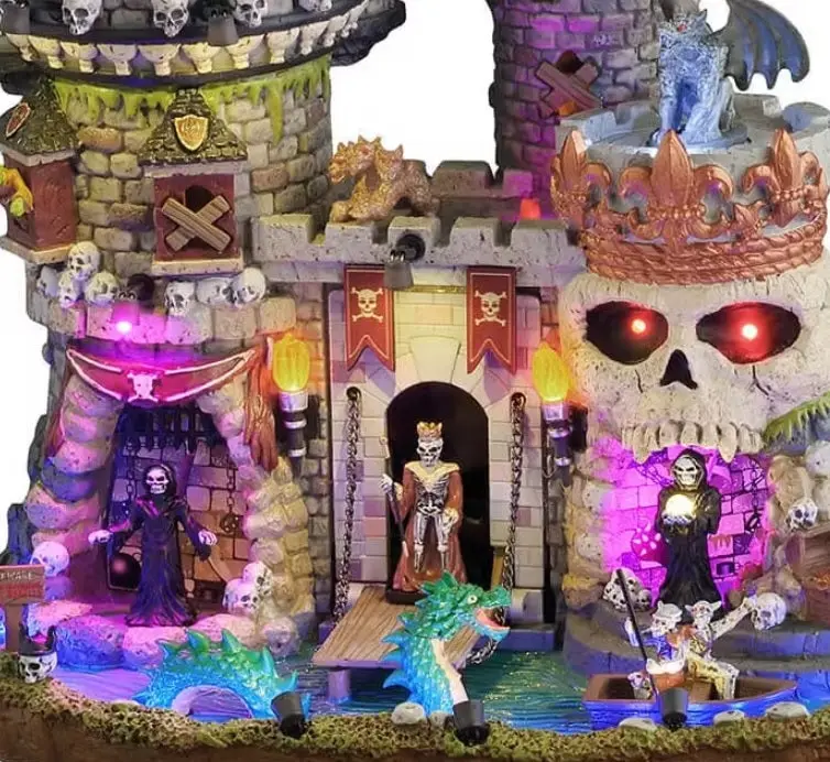 Lemax Spooky Town Medi-Evil Castle #55302 2