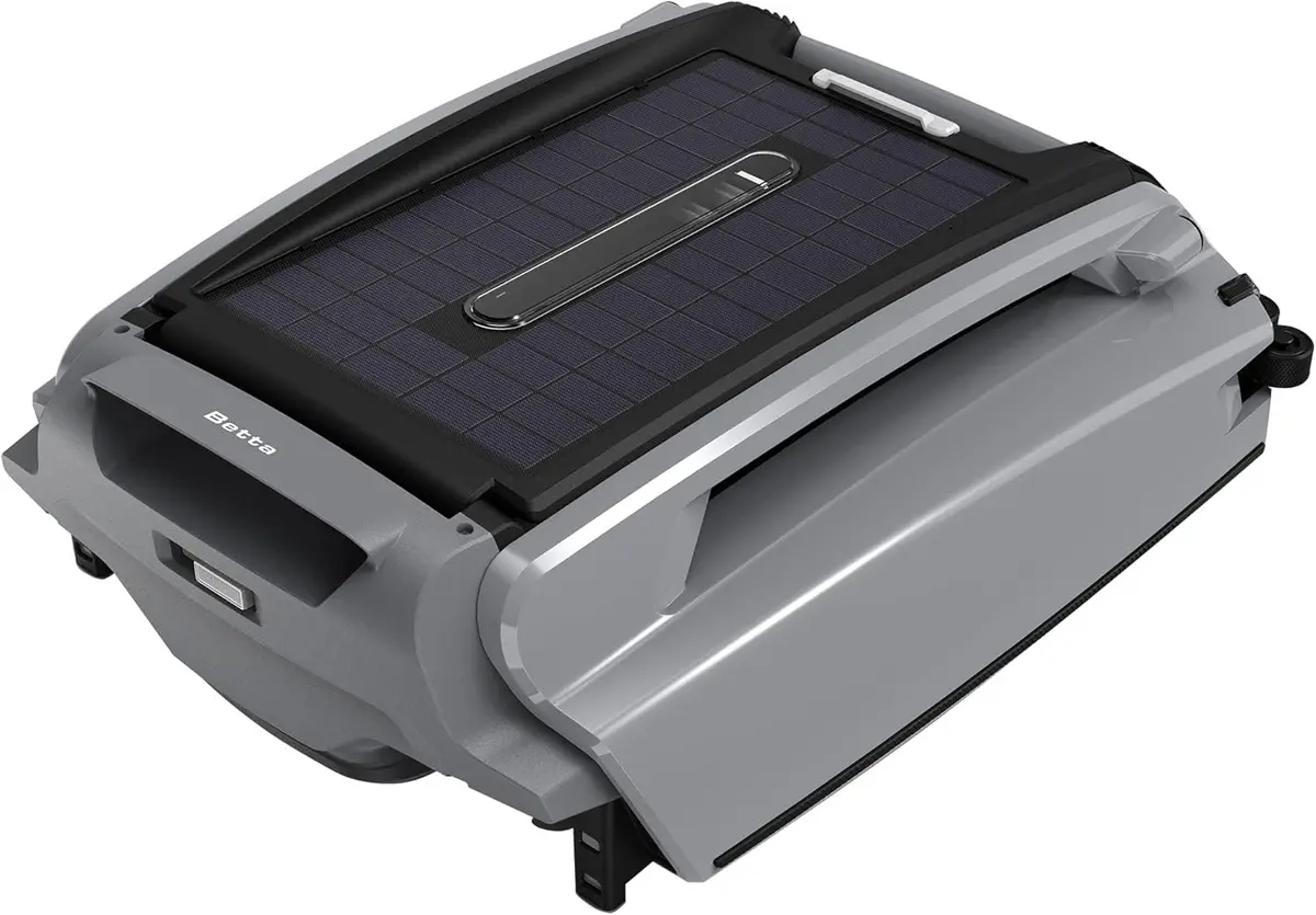 Betta Se Plus - Solar Powered Smart Robotic Pool Skimmer 1