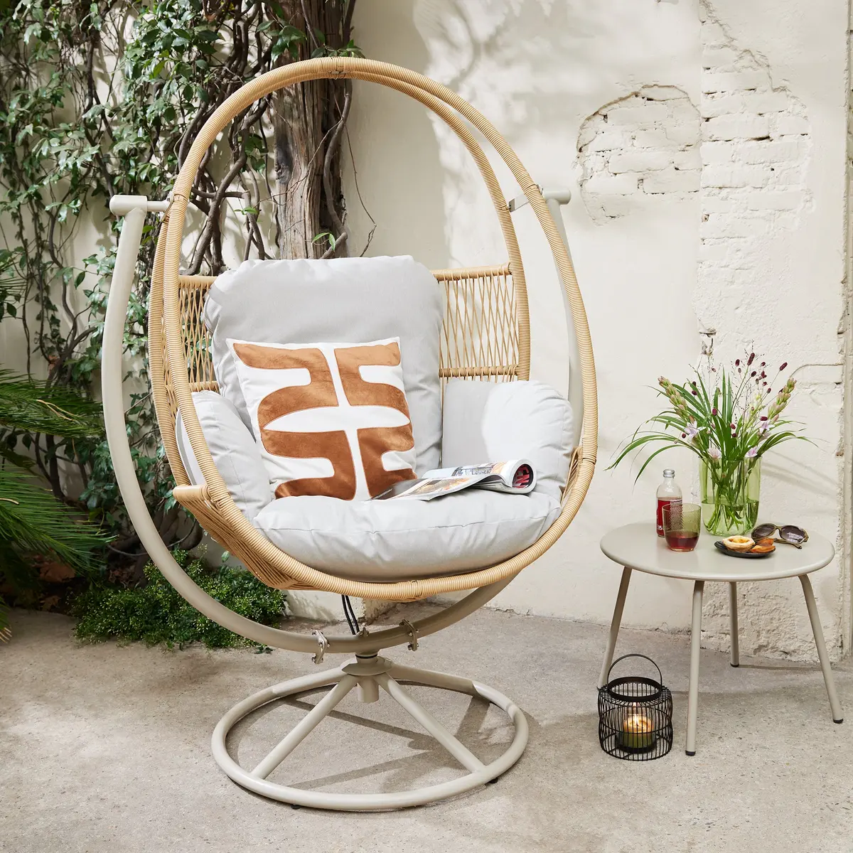 Tunja Swivel Egg Chair 1