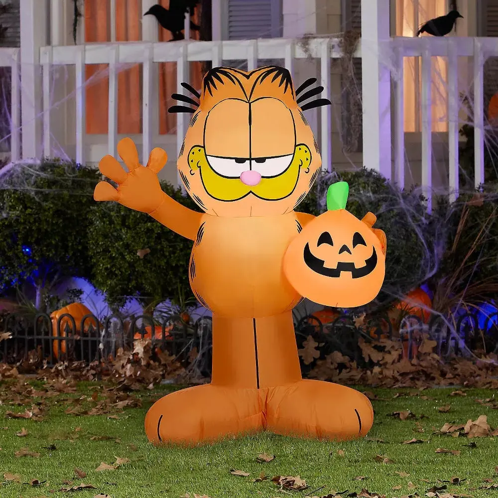 3.5' Airblown® Garfield With Pumpkin Inflatable 1