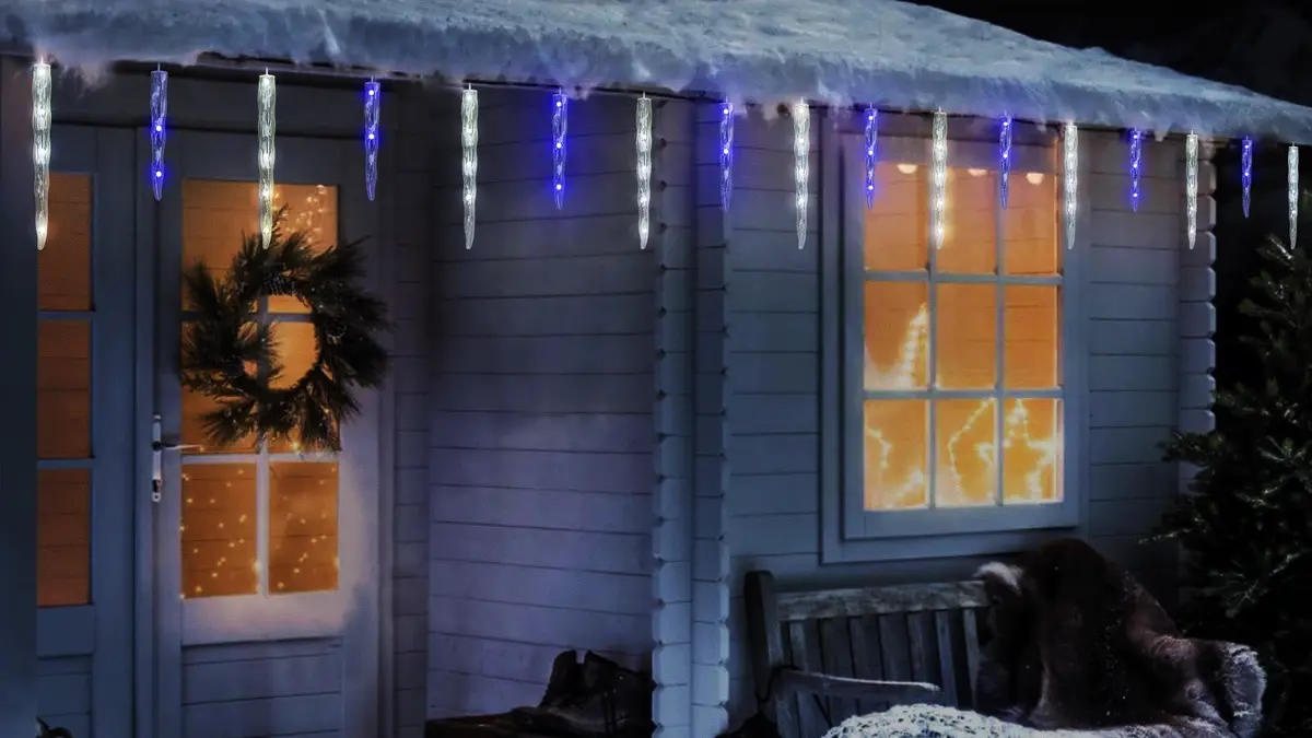 Set Of 20 Twinkling Led Icicle Lights 1