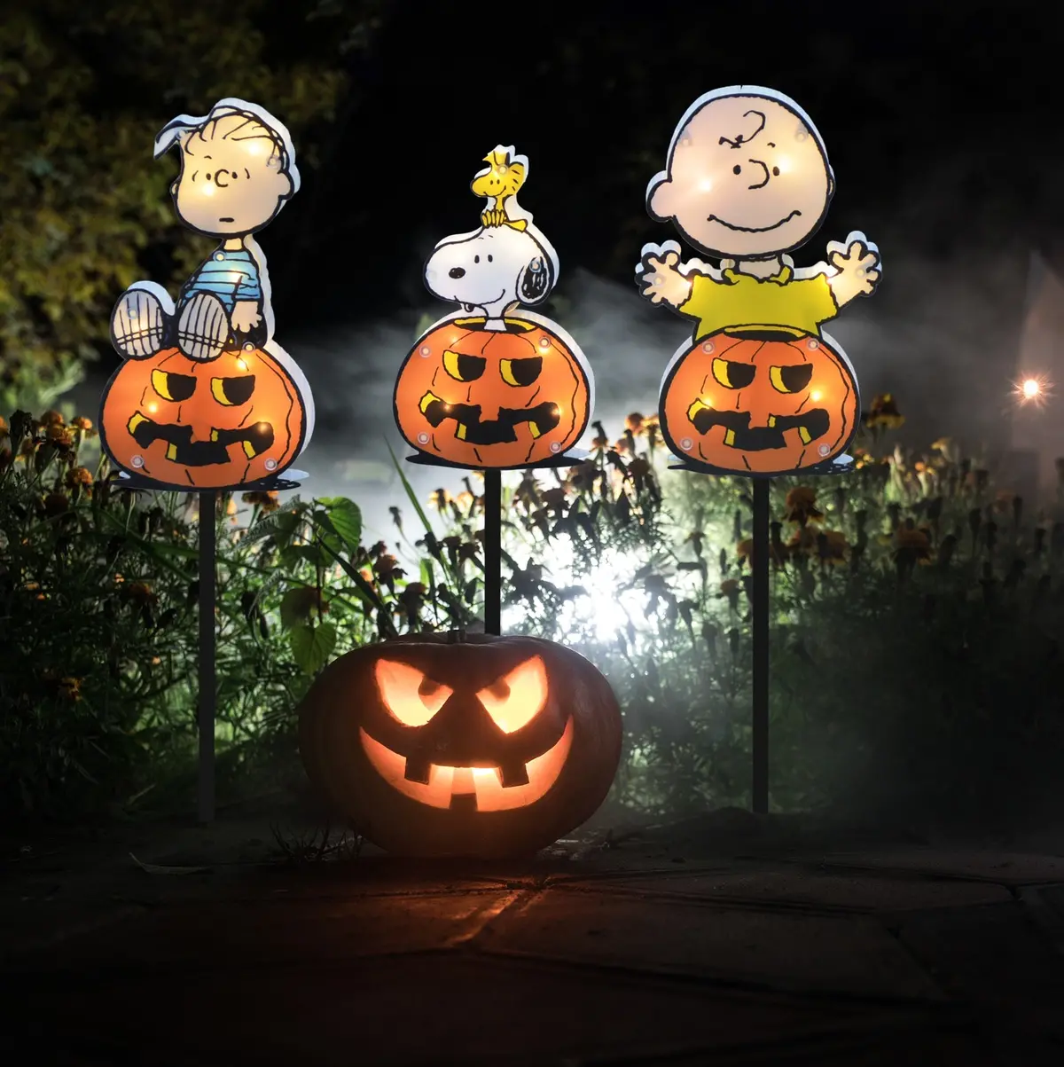Set Of 3 Peanuts® Gang Great Pumpkin Lighted Pathway Markers 1