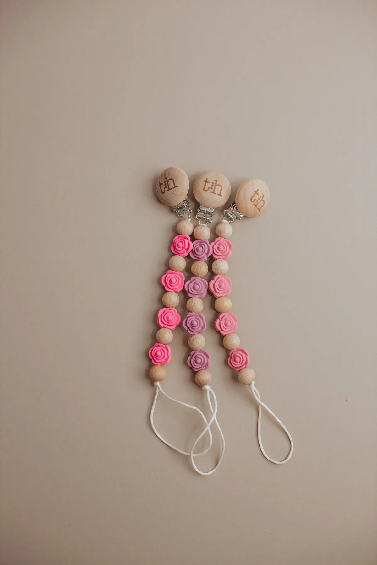 Three Hearts Grande Rosette Pacifier Clip - Bpa Free Silicone & Natural Beech Wood 1