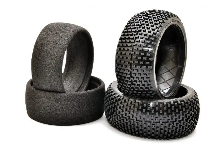 Bt-101 1/8 Tire With Foam , 2Pcs 1