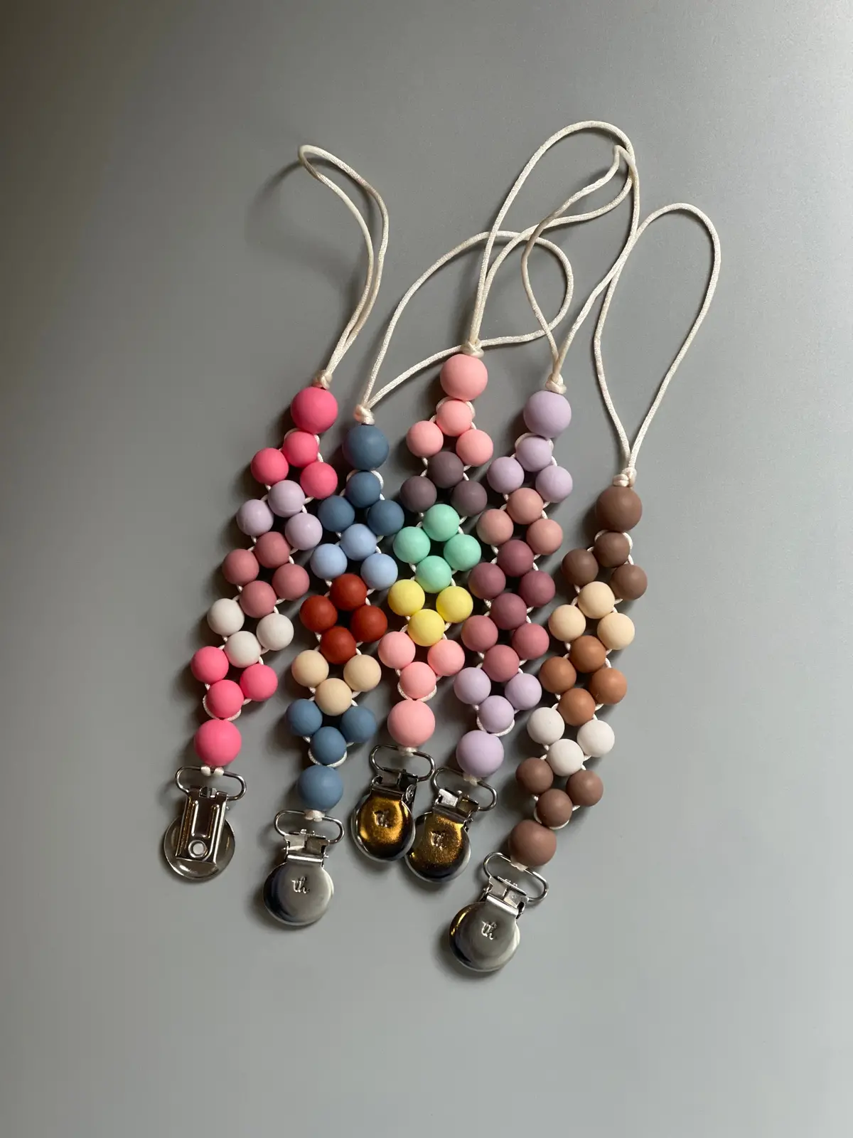 Three Hearts Grande Finn Pacifier & Toy Clip 1