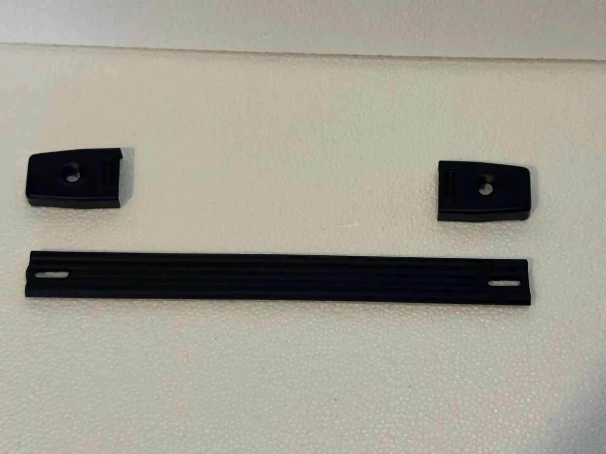 Amplifier Handle - Fender Style - Black Strap, Black Metal Caps P-H261b With Mounting Hardware 2