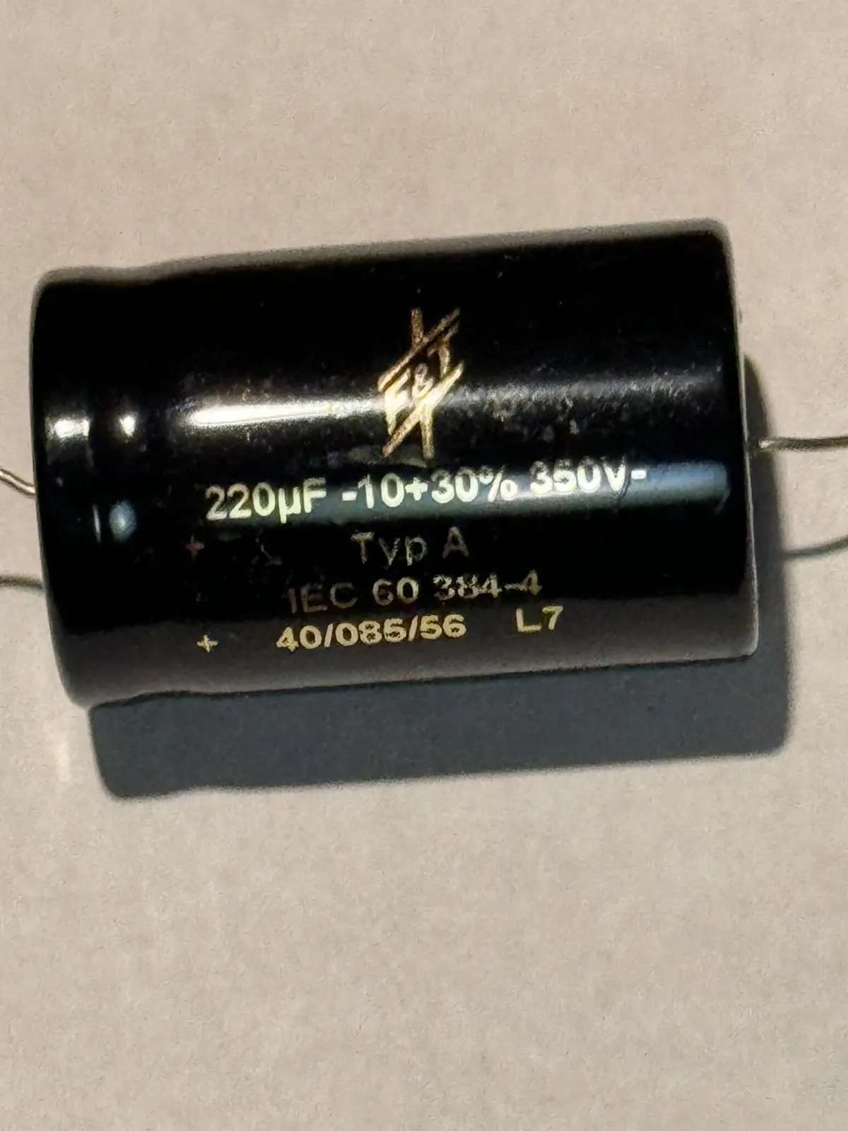 220Μf @ 350 Vdc F&T Electrolytic 1