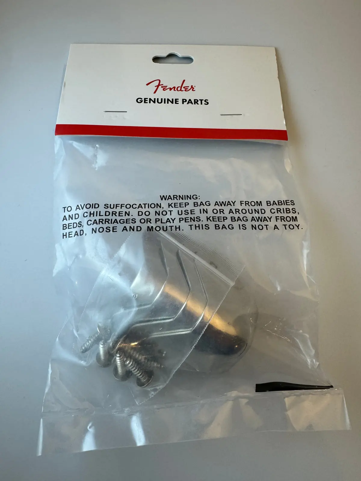 Corners - Fender, For Amplifier, Nickel, 2-Hole With Hardware 1