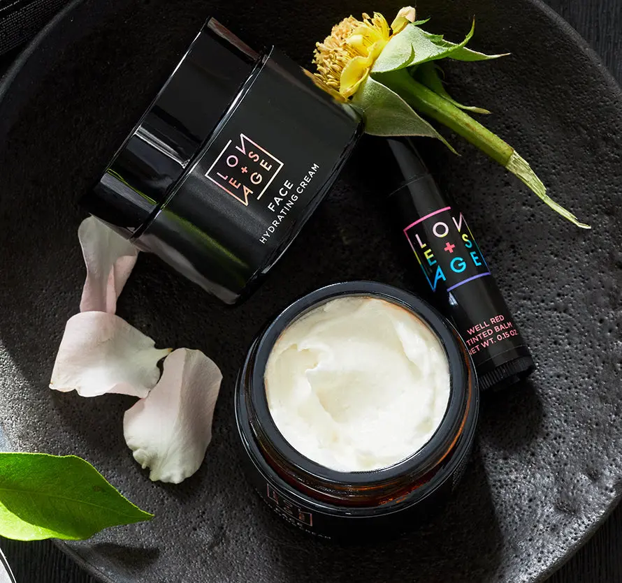 "Glow On The Go" Gift Bundle: A Cream, Cleanser, Lip Balm And Make-Up Bag! 2