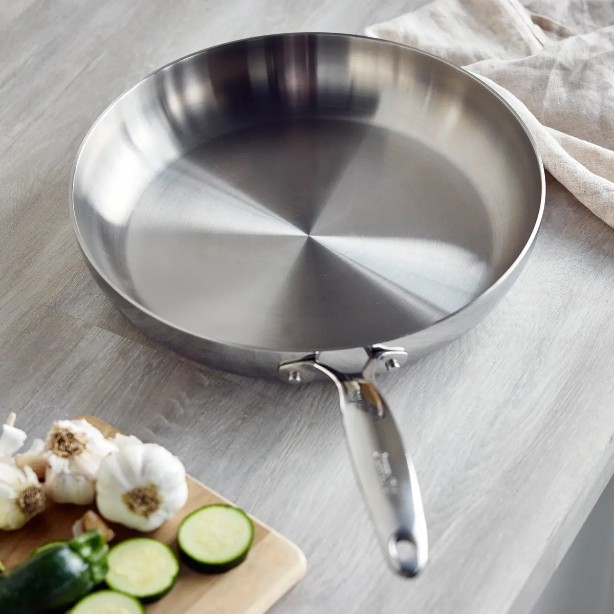 Valencia Pro Stainless Steel Uncoated 10" Frypan 2