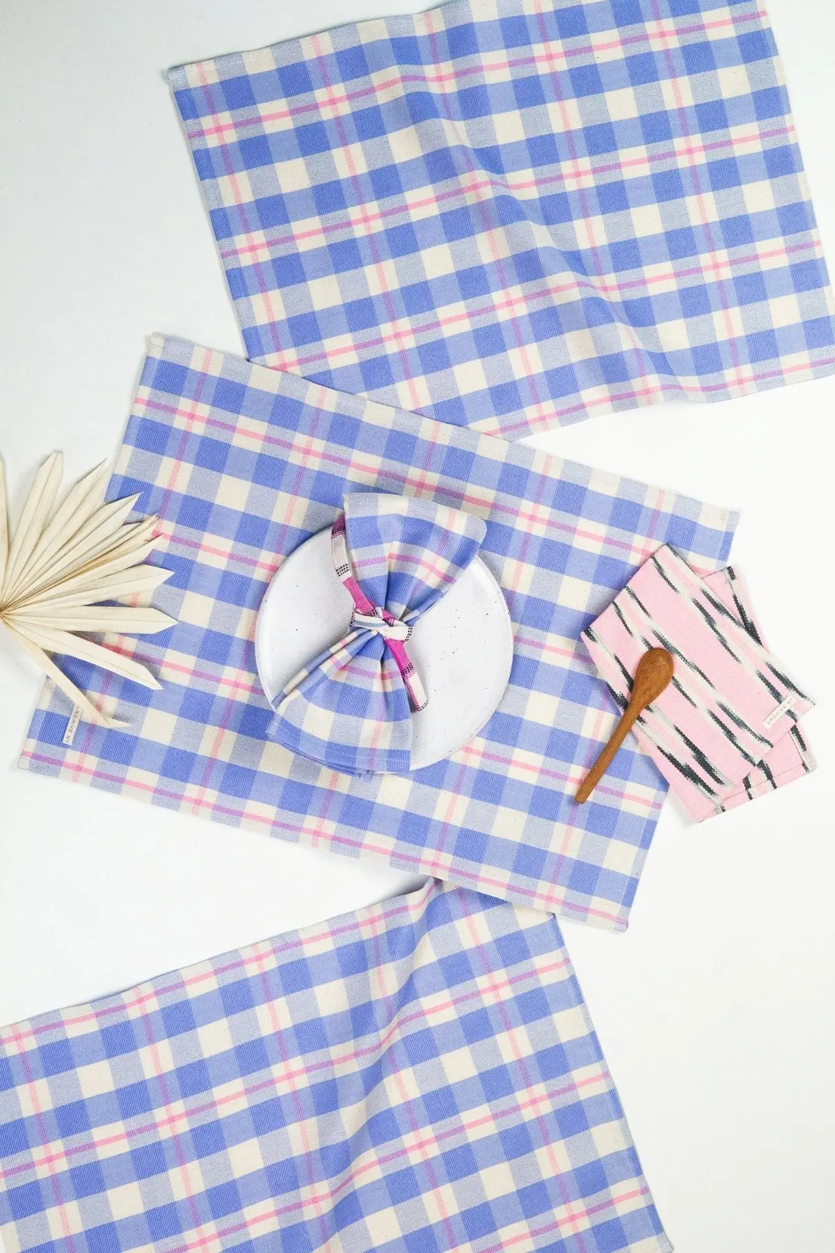 Archive New York Abigail Plaid Placemat In Periwinkle Blue And Pink 1