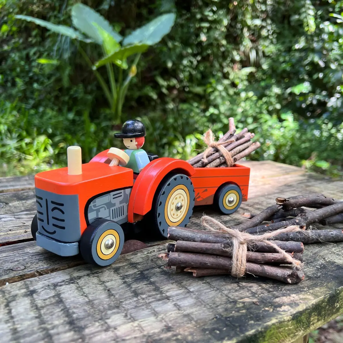 Tender Leaf Farmyard Tractor 2