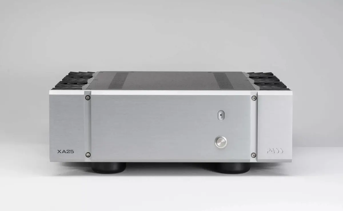 Pass Labs Xa25 Stereo Amplifier 1