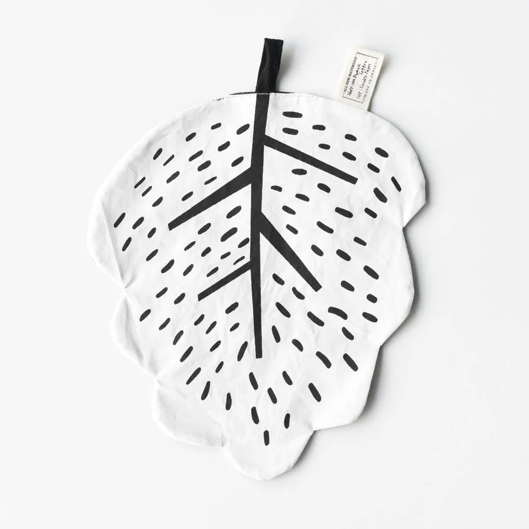 Wee Gallery Organic Crinkle Toy - Leaf 1