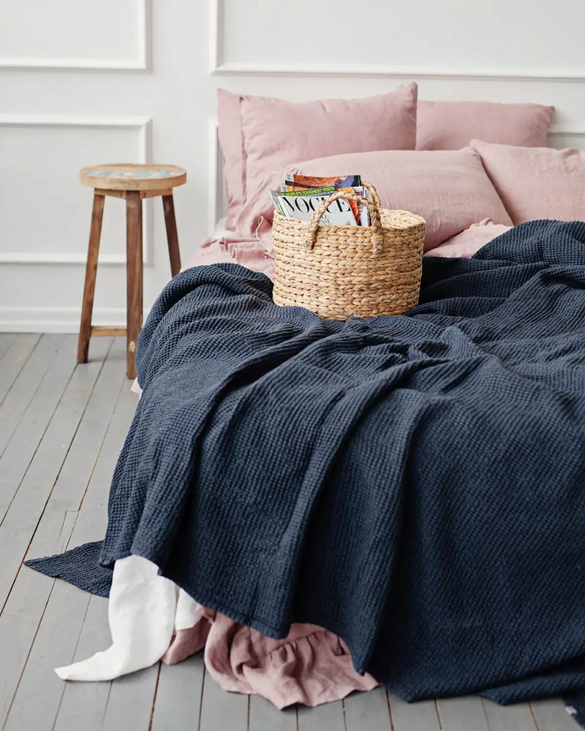 Magiclinen Dark Gray Waffle Blanket 1
