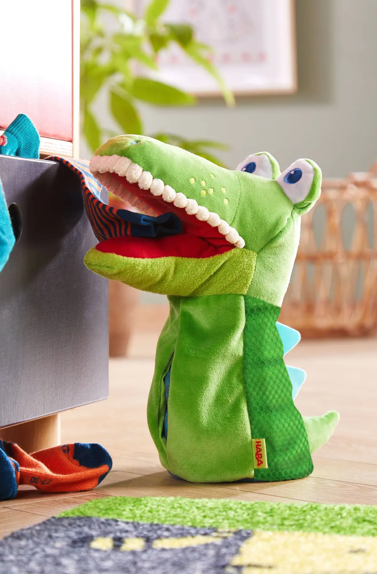 Haba Eat-It-Up Croco Glove Puppet 2