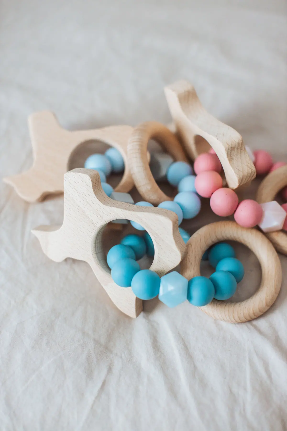 Three Hearts Texas Rattle - Beech Wood & Food Grade Silicone 1