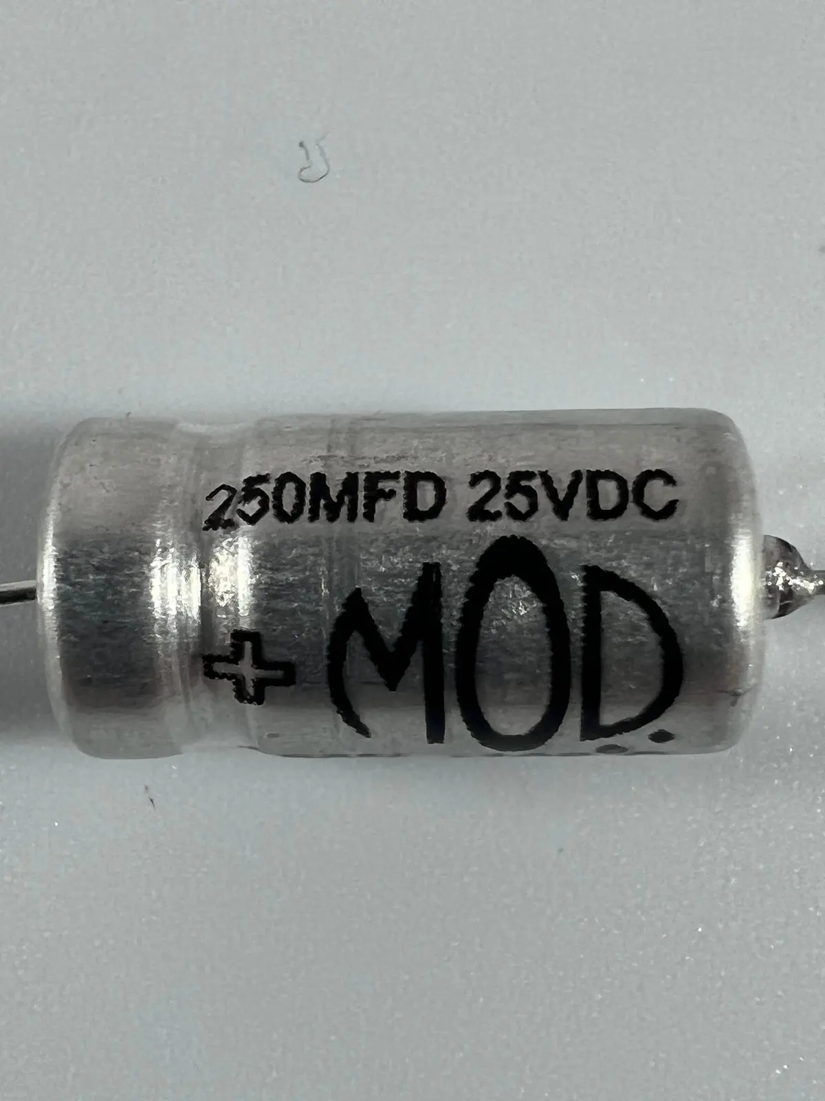 Capacitor - Mod Electronics - Aluminum Electrolytic 250Uf @ 25V 105C Axial Lead - Capacitor 1