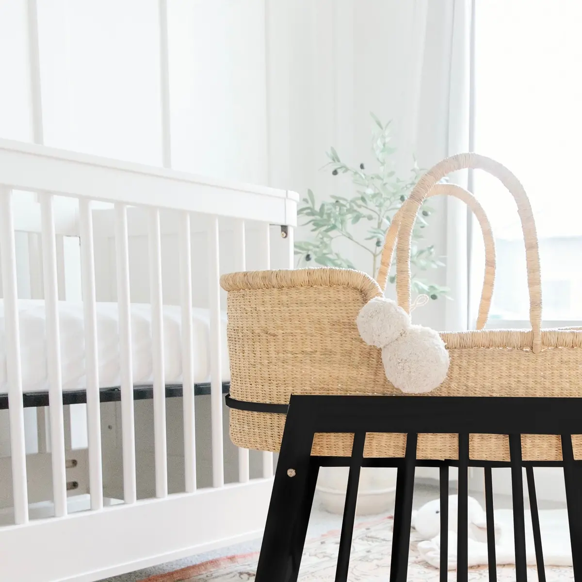 Plum+Sparrow Modern Rocking Moses Bassinet Stand With Brake Black 2