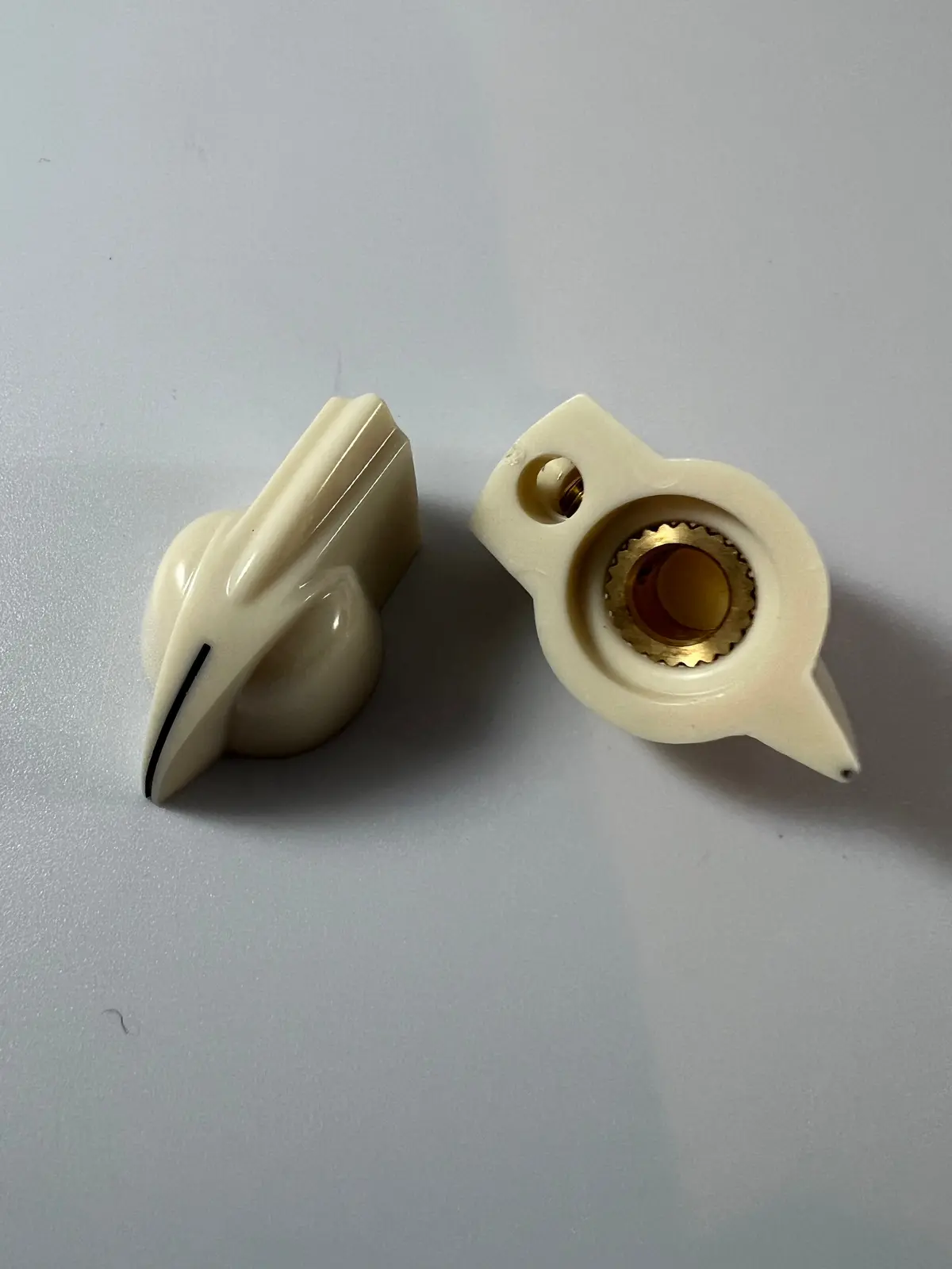 Chicken Head Knob - Ivory - Ridge Top 1