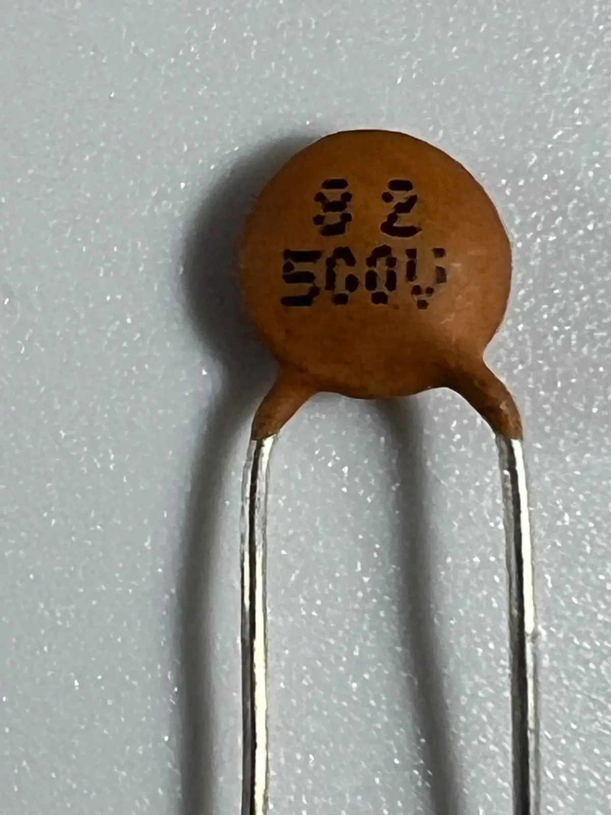 Ceramic Disc Capacitor - 82Pf @ 500 Vdc +/- 10% - Capacitor 1