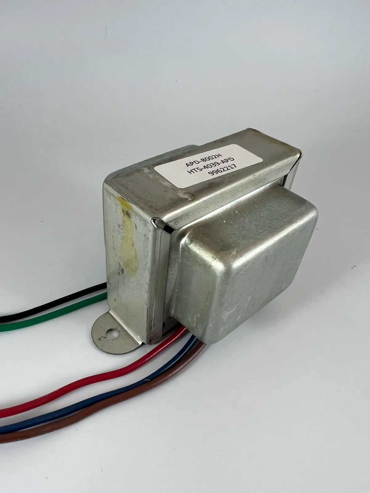 Fender Deluxe Style 8 Ohm Output Transformer - Apd-8002A-H W/Bells 1