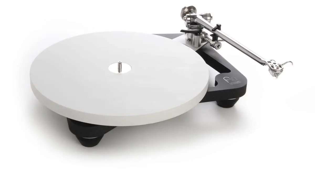 Rega Planar 10 Reference Turntable 1