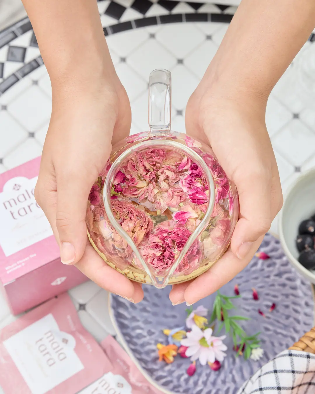 Mala Tara Glass Teapot 2