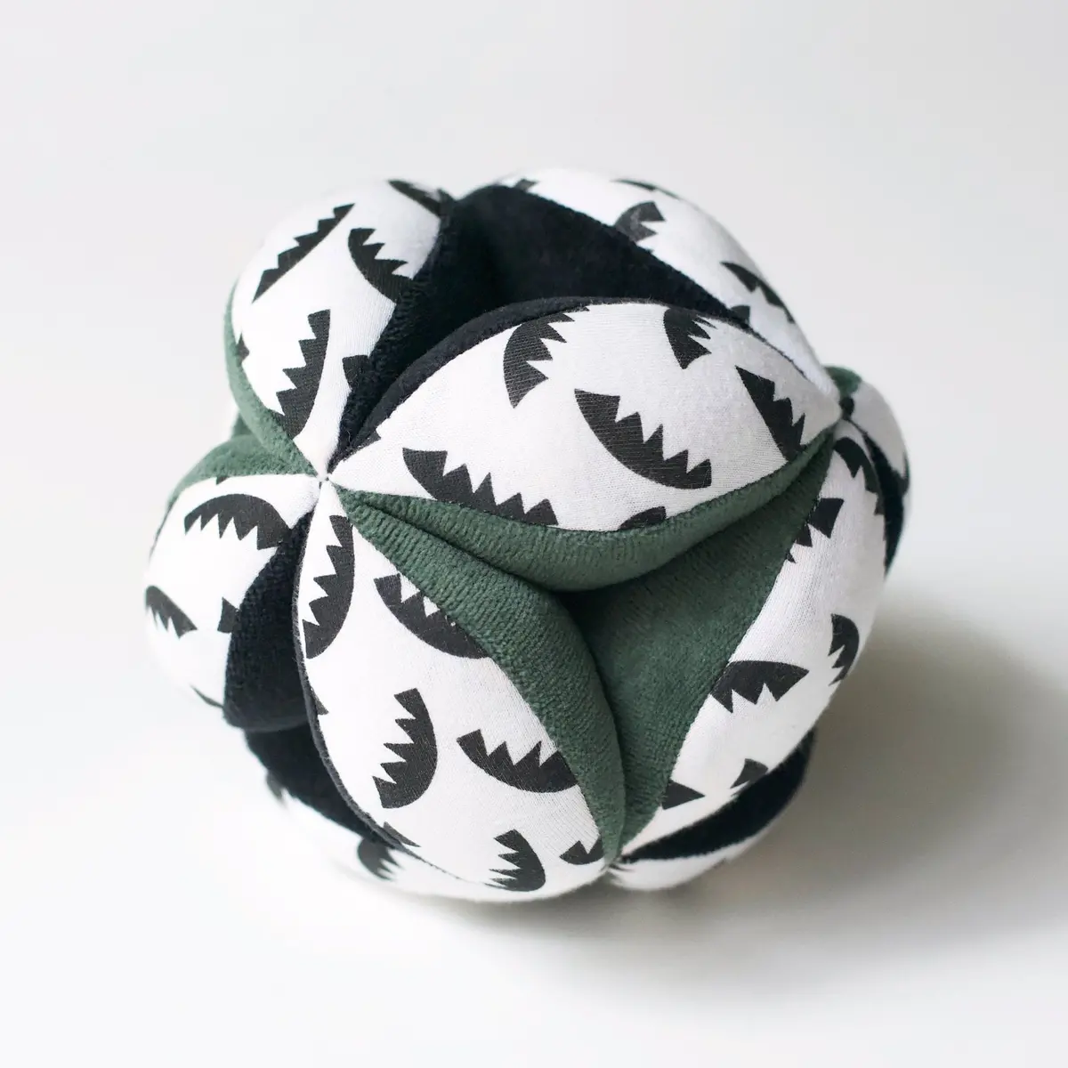 Wee Gallery Clutch Ball - Jungle Leaves 1