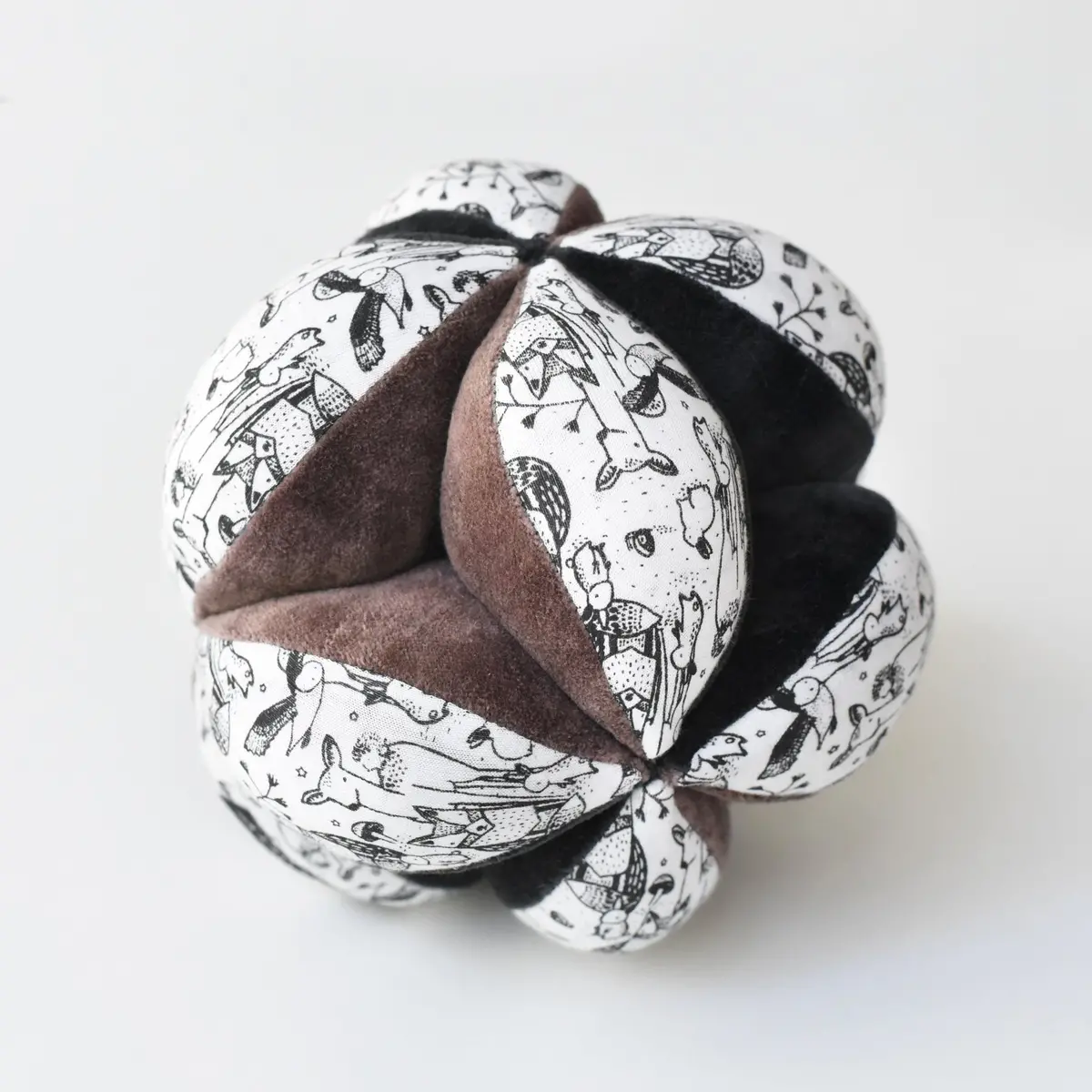 Wee Gallery Clutch Ball - Woodland 1